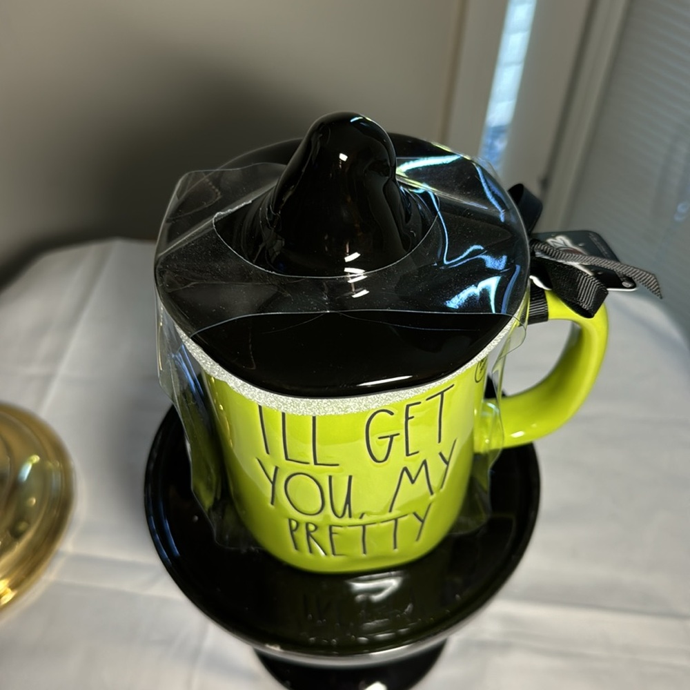 I’ll get you my Pretty coffee/tea mug with topper - Picture 2 of 7
